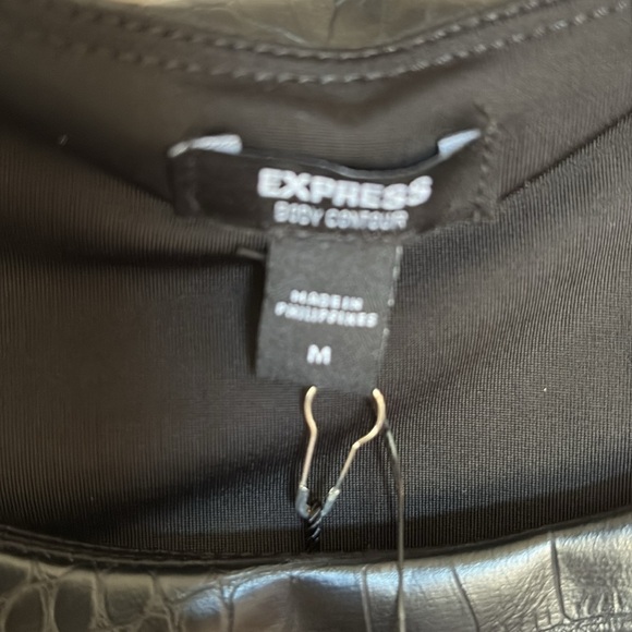 Express Black Textured embossed Faux Leather Bodysuit thong sleeveless stretch M - Picture 2 of 12